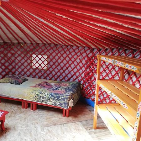 Yourte Mongole Veritable Montcaret Exteriör bild